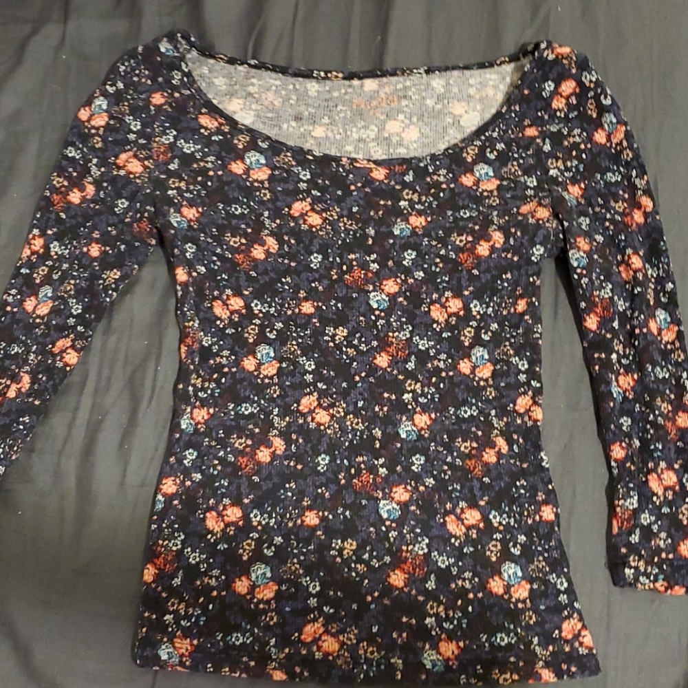 Quarter sleeved shirt